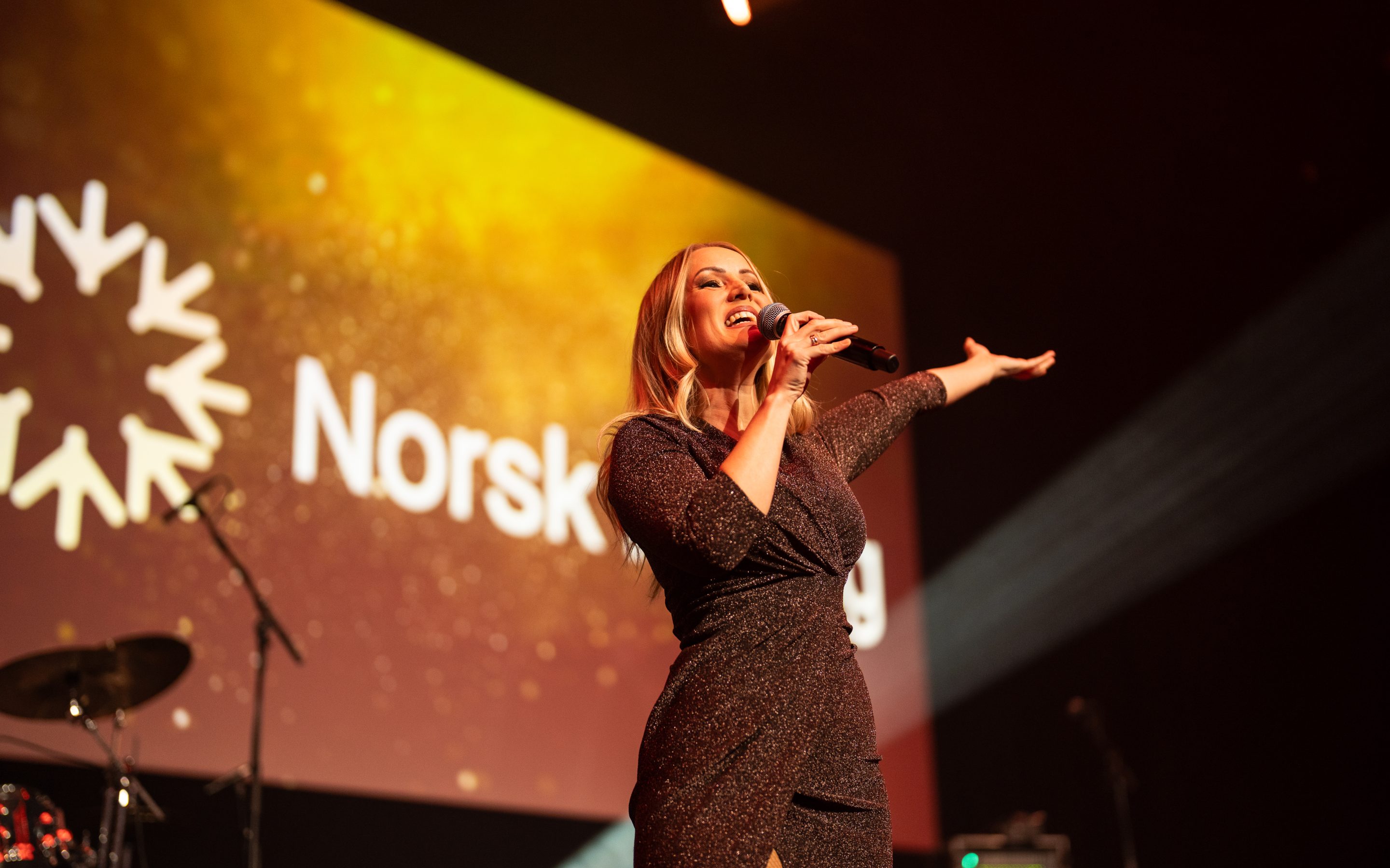 Se Maria Mohns nye promovideo!